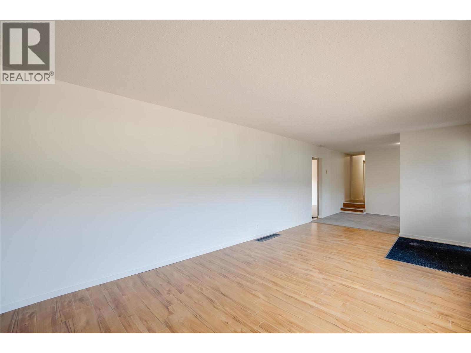 2912 5th Avenue, Castlegar, British Columbia  V1N 2T8 - Photo 9 - 10364104