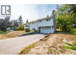 2912 5th Avenue, castlegar, British Columbia
