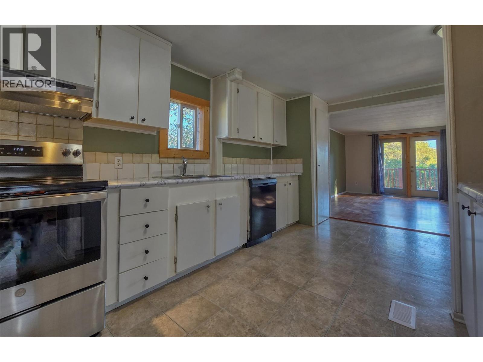 9181 Starke Avenue, Wilmer, British Columbia  V0A 1K5 - Photo 4 - 10363919