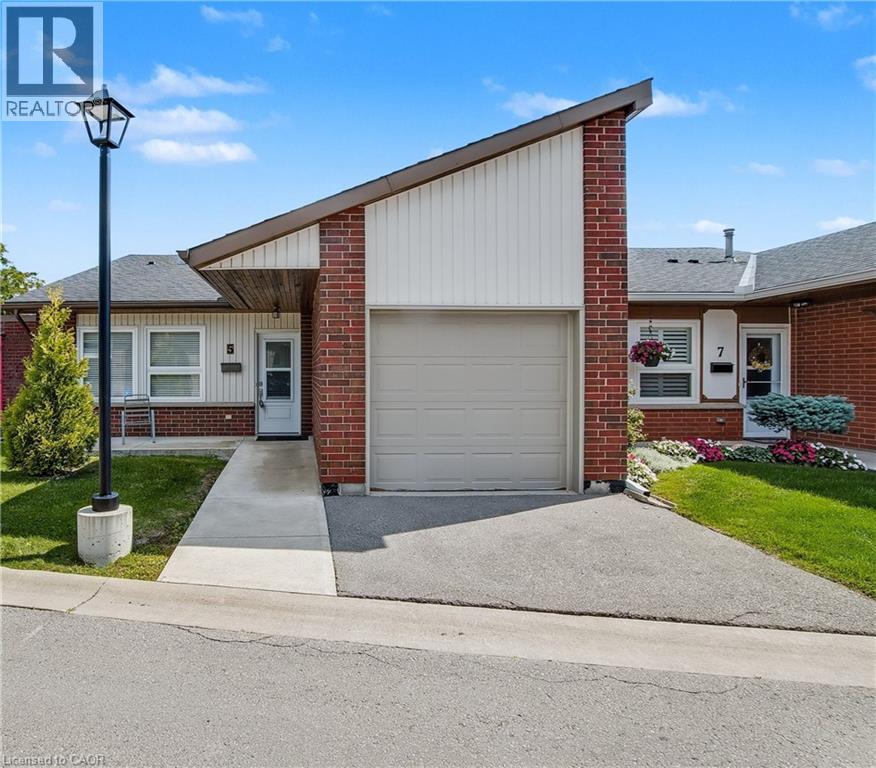5 ARCHDEACON CLARK Trail, Hamilton, Ontario