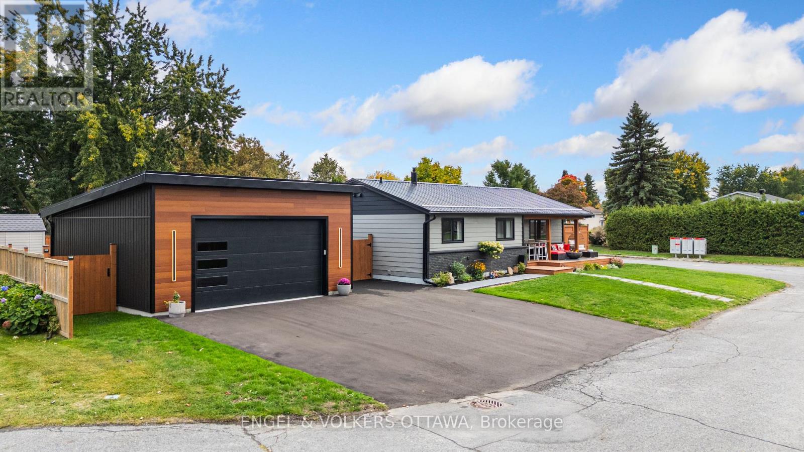 2 Davies Court, Ottawa, Ontario  K2L 1L6 - Photo 47 - X12426417