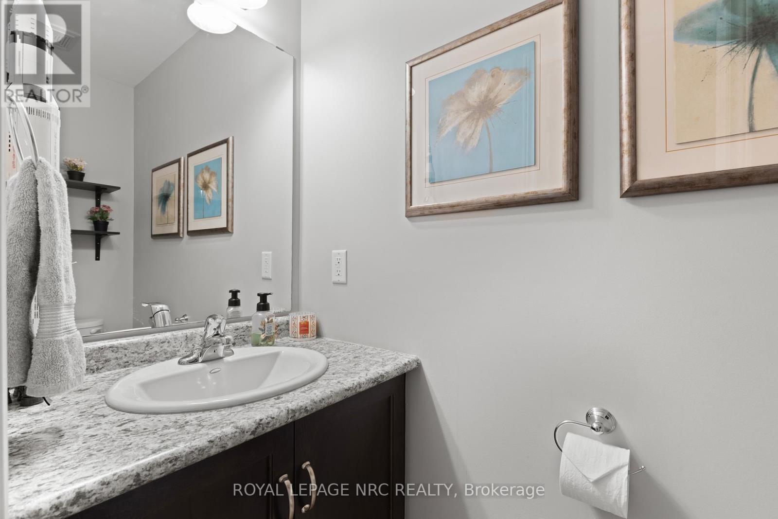 15 - 377 Glancaster Road, Hamilton, Ontario  L9G 0G4 - Photo 4 - X12426465