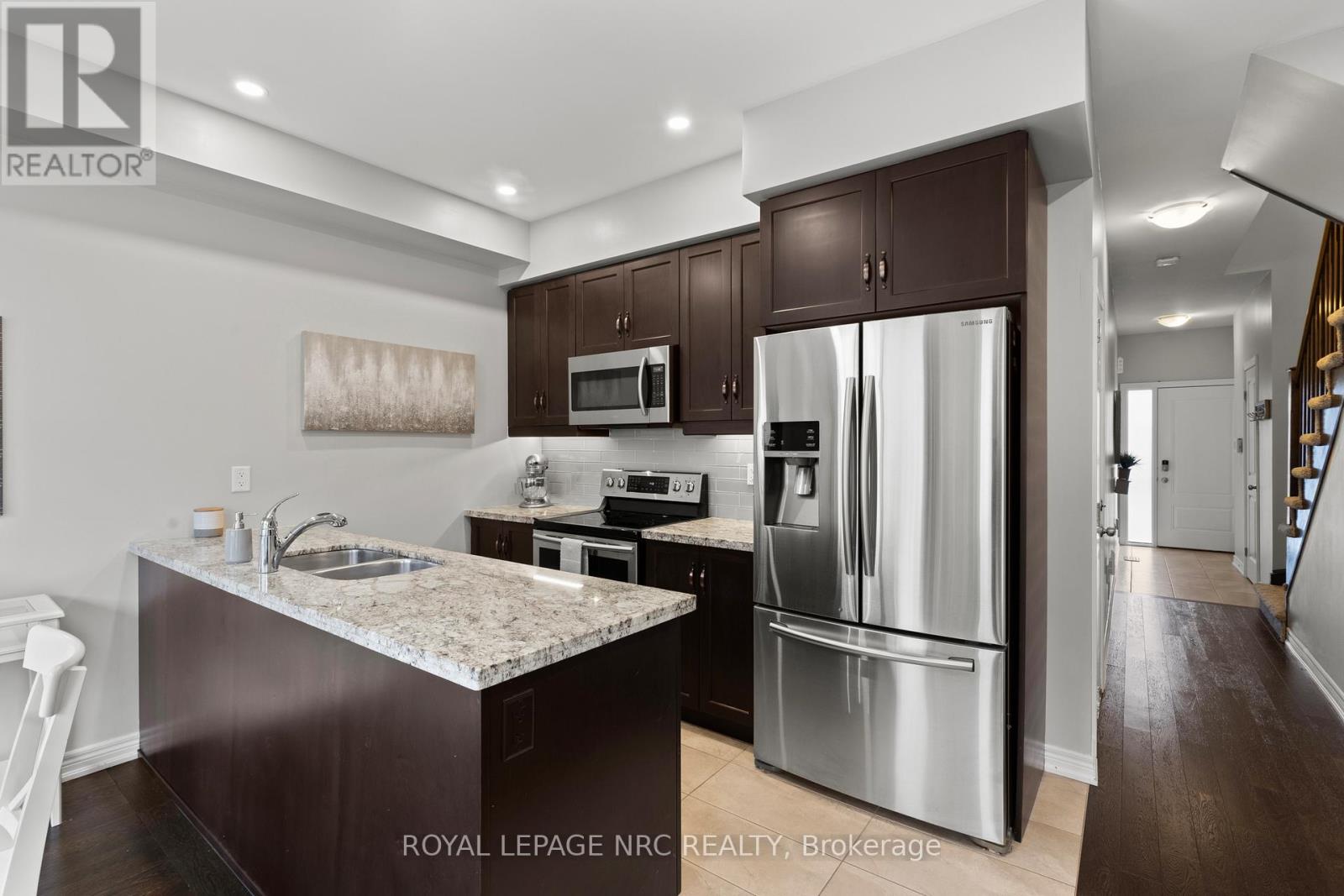 15 - 377 Glancaster Road, Hamilton, Ontario  L9G 0G4 - Photo 6 - X12426465
