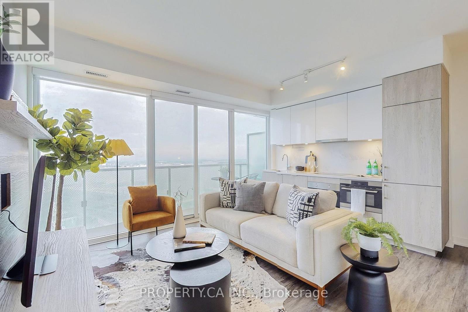 2209 - 15 Queens Quay E, Toronto, Ontario  M5E 0C5 - Photo 1 - C12426406