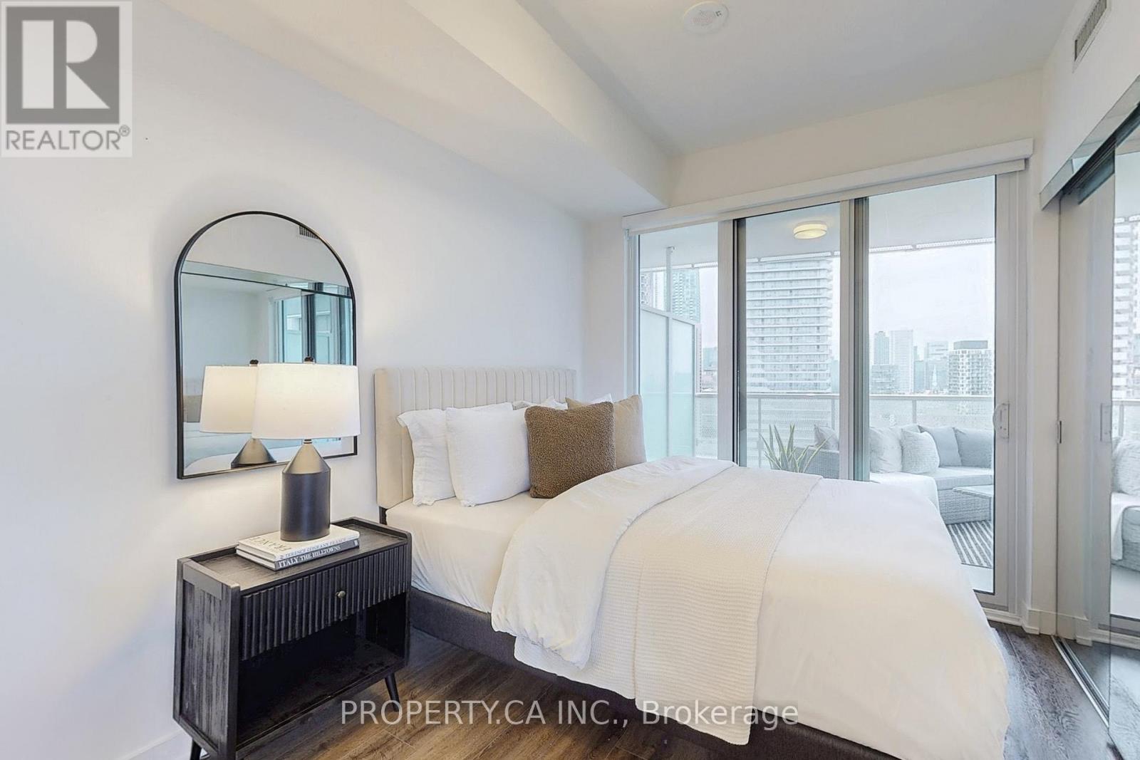 2209 - 15 Queens Quay E, Toronto, Ontario  M5E 0C5 - Photo 11 - C12426406