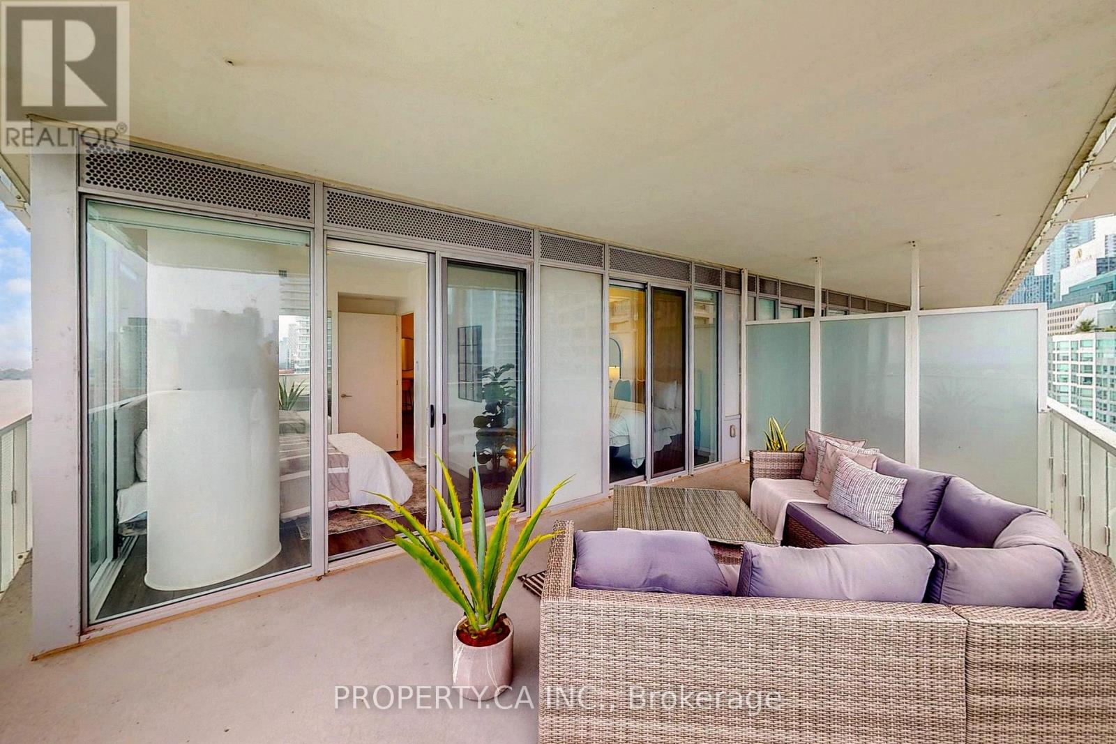 2209 - 15 Queens Quay E, Toronto, Ontario  M5E 0C5 - Photo 14 - C12426406