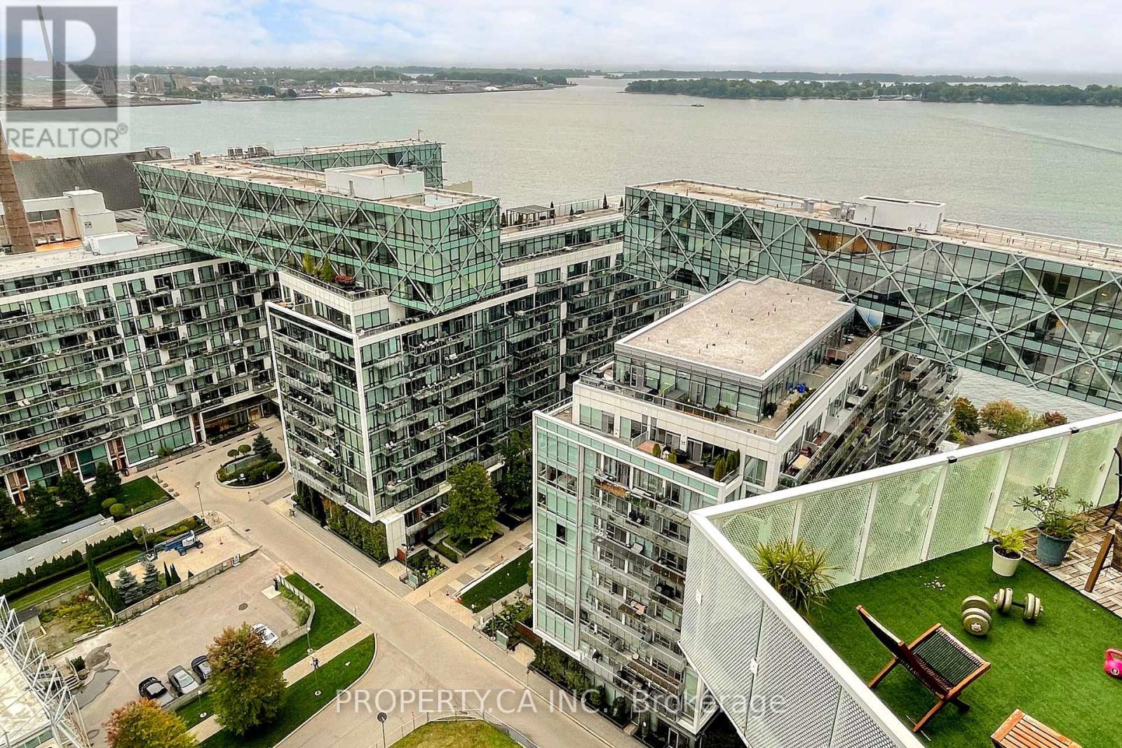 2209 - 15 Queens Quay E, Toronto, Ontario  M5E 0C5 - Photo 17 - C12426406