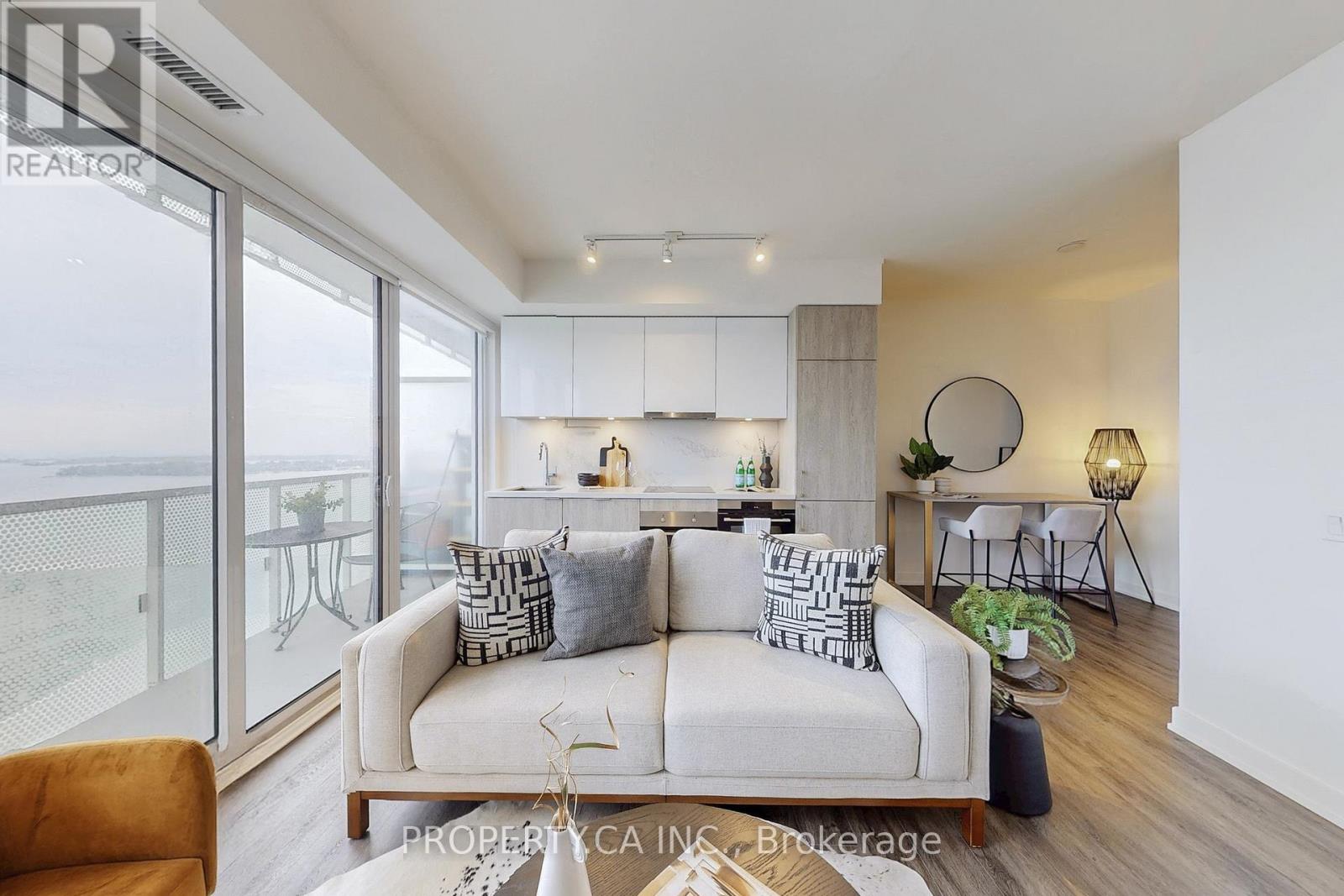 2209 - 15 Queens Quay E, Toronto, Ontario  M5E 0C5 - Photo 3 - C12426406