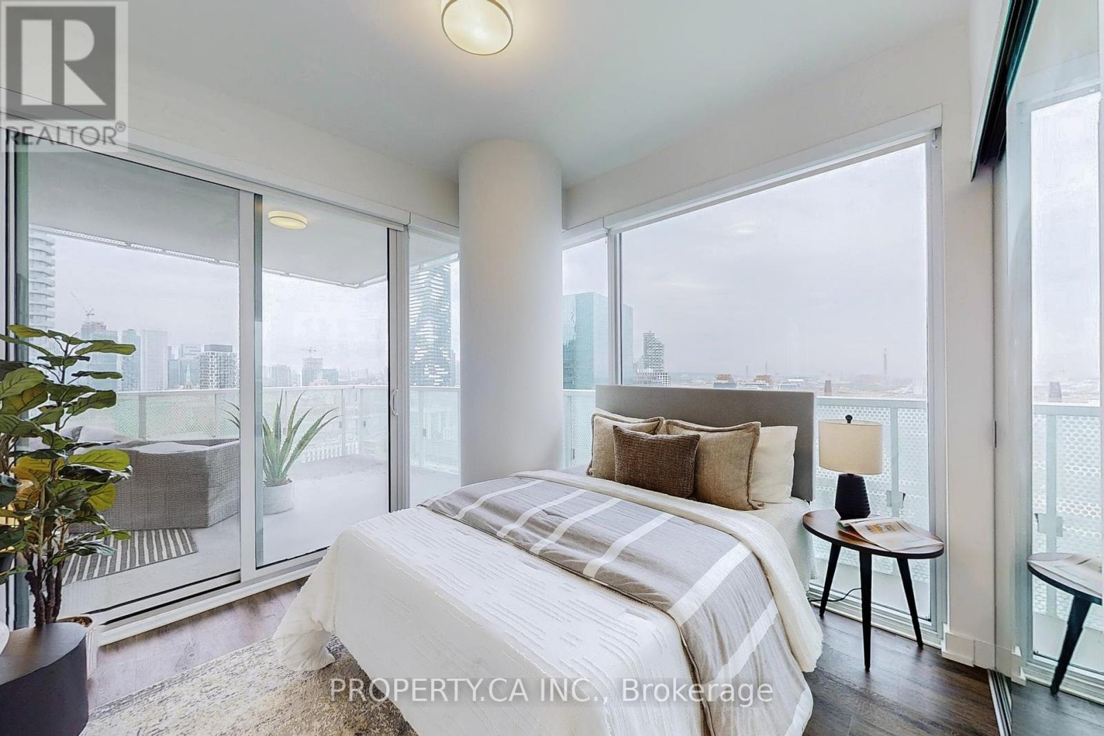 2209 - 15 Queens Quay E, Toronto, Ontario  M5E 0C5 - Photo 7 - C12426406