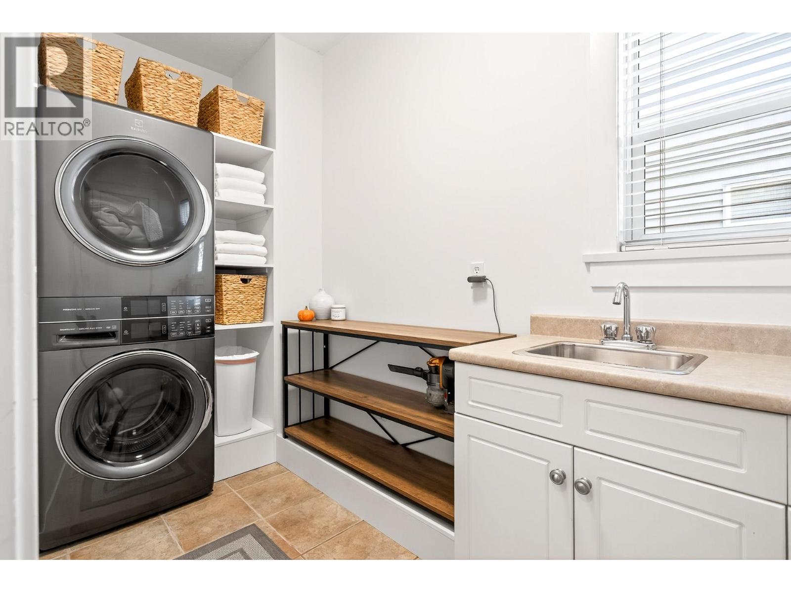 1074 Amazon Drive, Port Coquitlam, British Columbia  V3B 8C1 - Photo 19 - R3051519