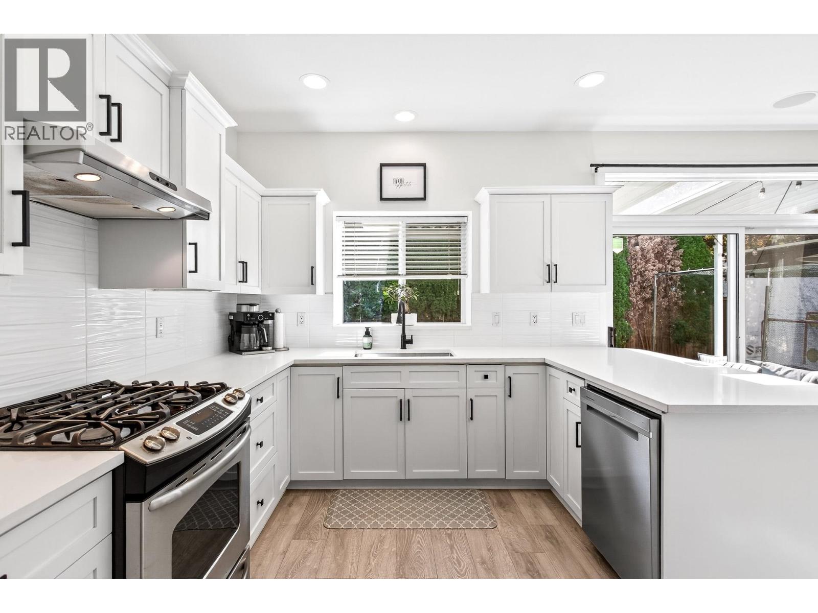 1074 Amazon Drive, Port Coquitlam, British Columbia  V3B 8C1 - Photo 9 - R3051519