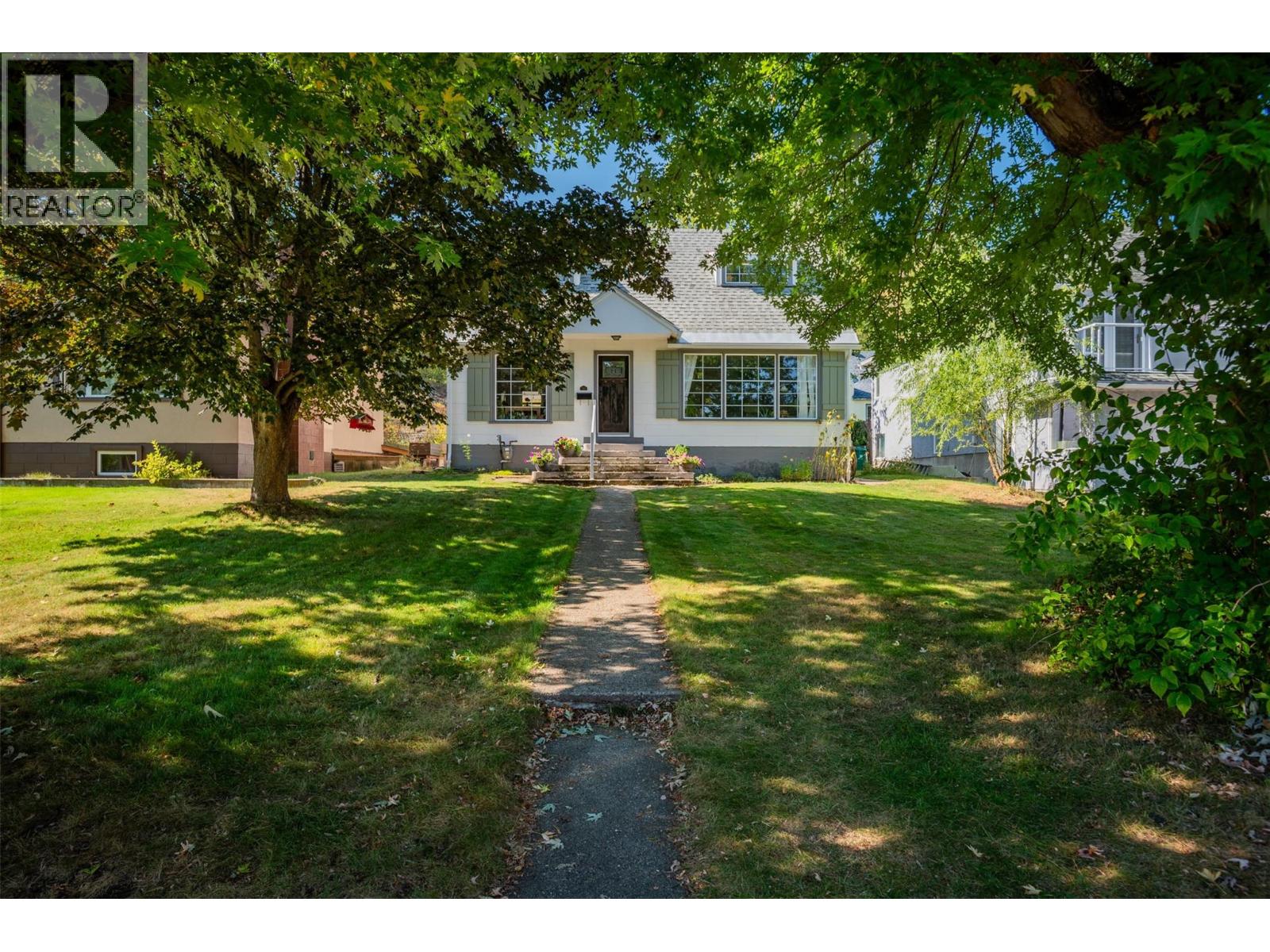 755 ELIOT Street, Warfield, British Columbia