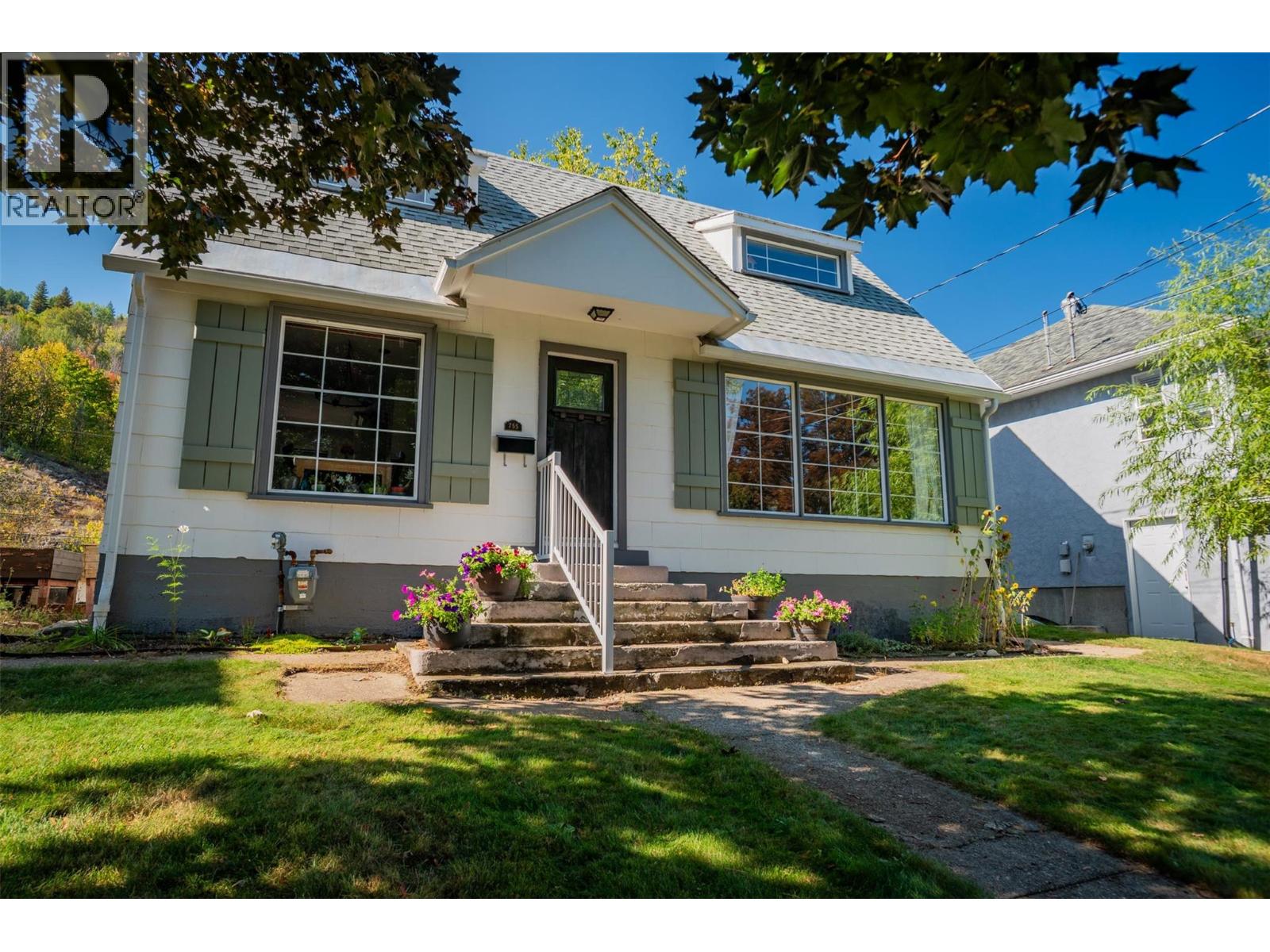 755 Eliot Street, Warfield, British Columbia  V1R 2E6 - Photo 2 - 10364101