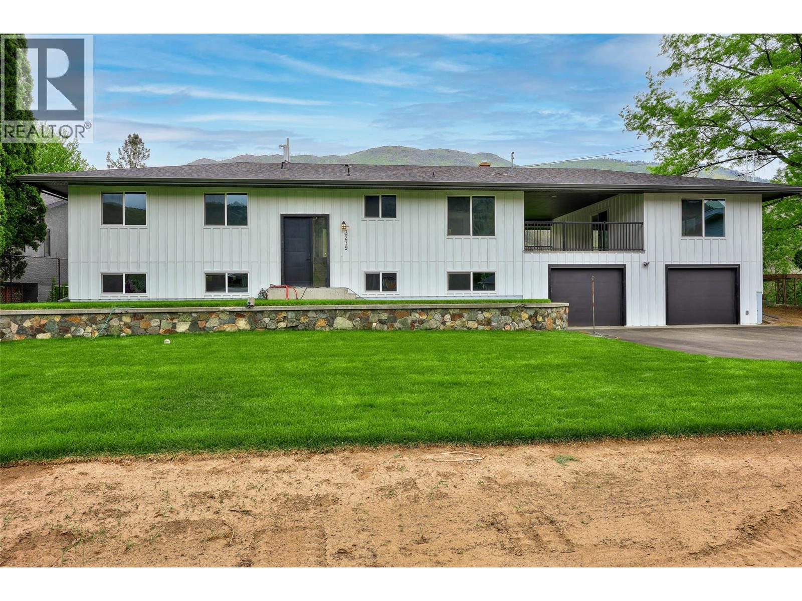 3279 Schubert Road, Kamloops, British Columbia  V2B 6Y4 - Photo 2 - 10363996