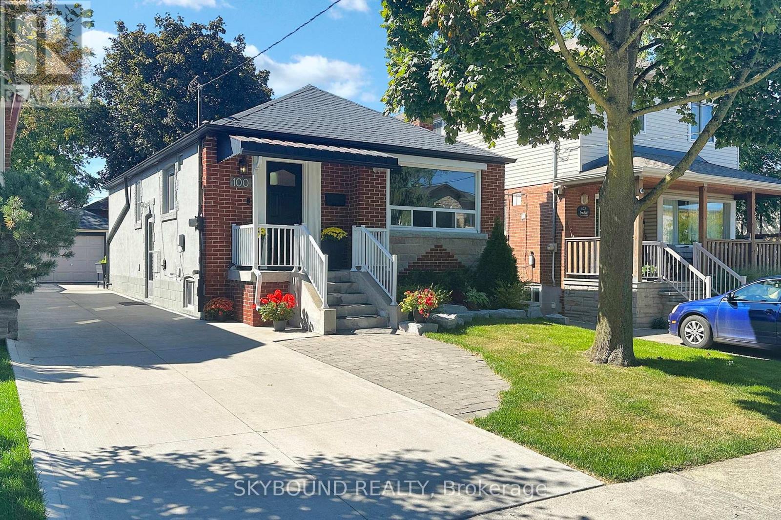 100 LANKIN BOULEVARD, Toronto, Ontario