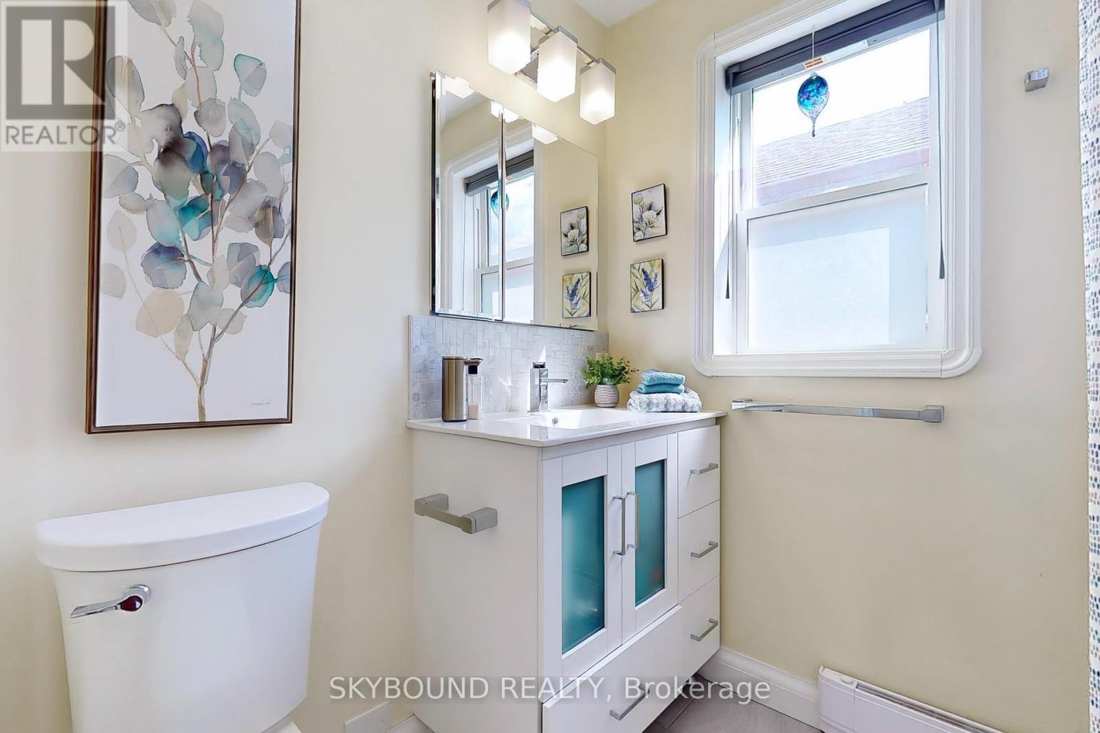 100 Lankin Boulevard, Toronto, Ontario  M4J 4X3 - Photo 17 - E12426262