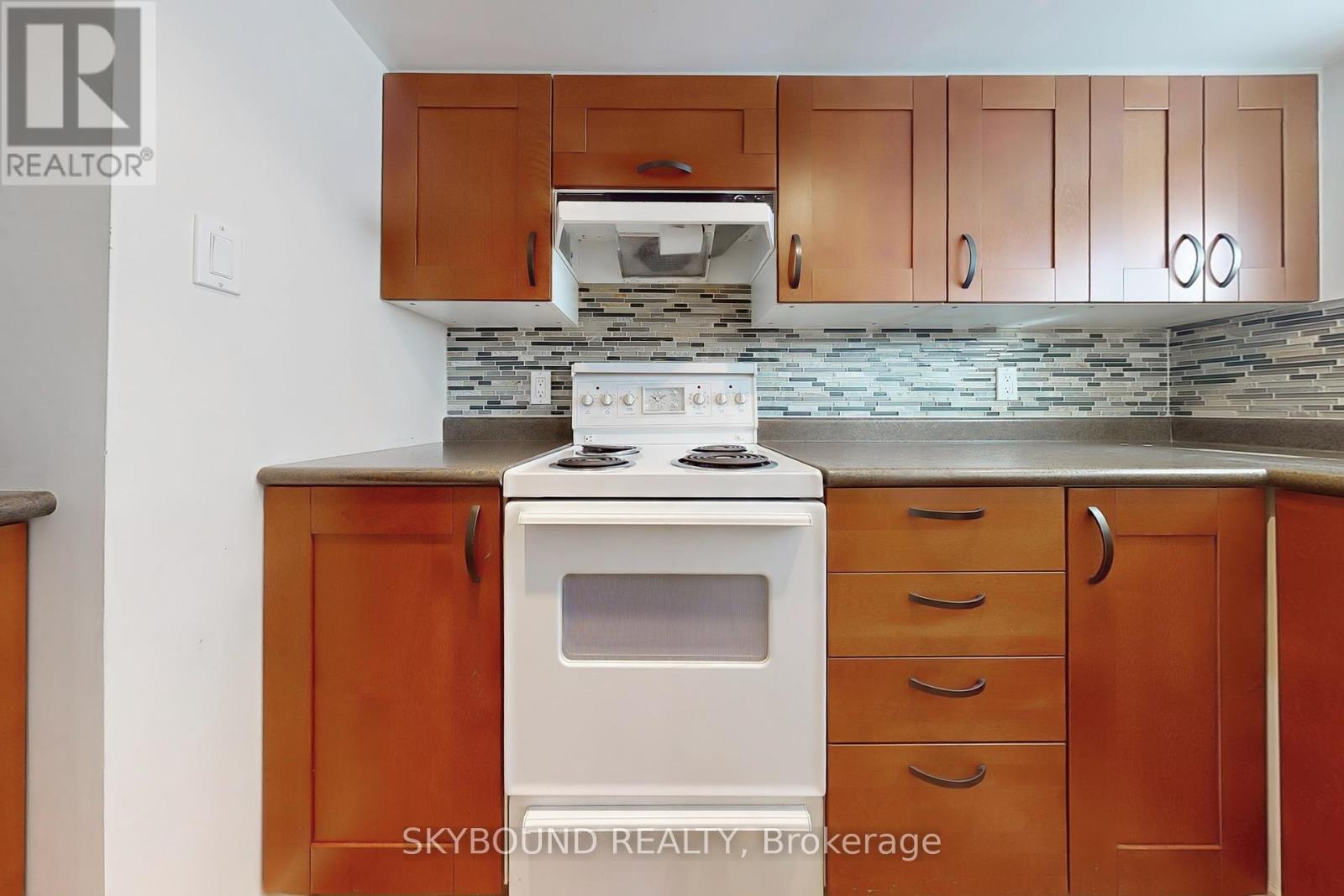 100 Lankin Boulevard, Toronto, Ontario  M4J 4X3 - Photo 24 - E12426262