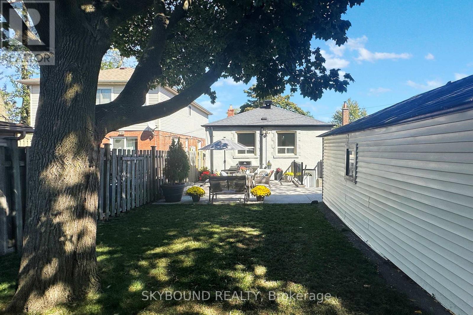 100 Lankin Boulevard, Toronto, Ontario  M4J 4X3 - Photo 39 - E12426262