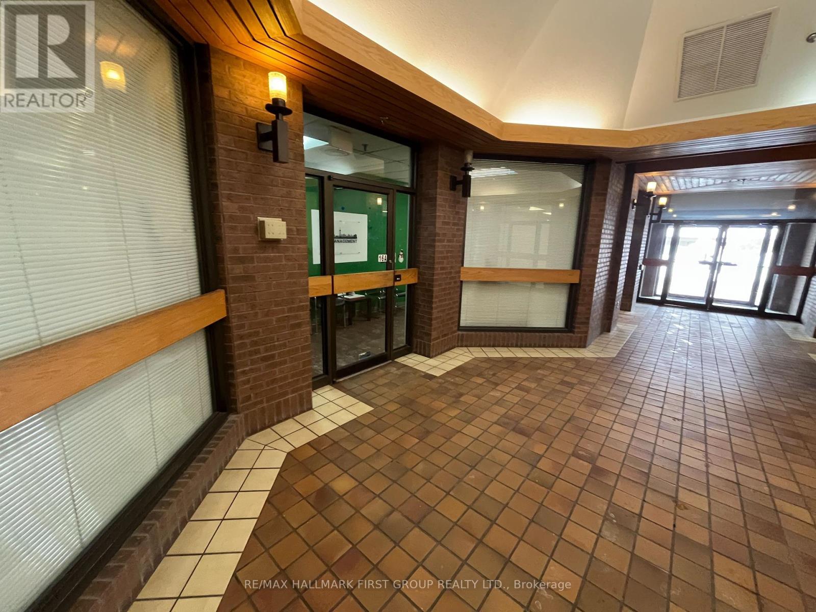 Om1#16a - 1400 Bayly Street, Pickering, Ontario  L1W 3R2 - Photo 2 - E12426273