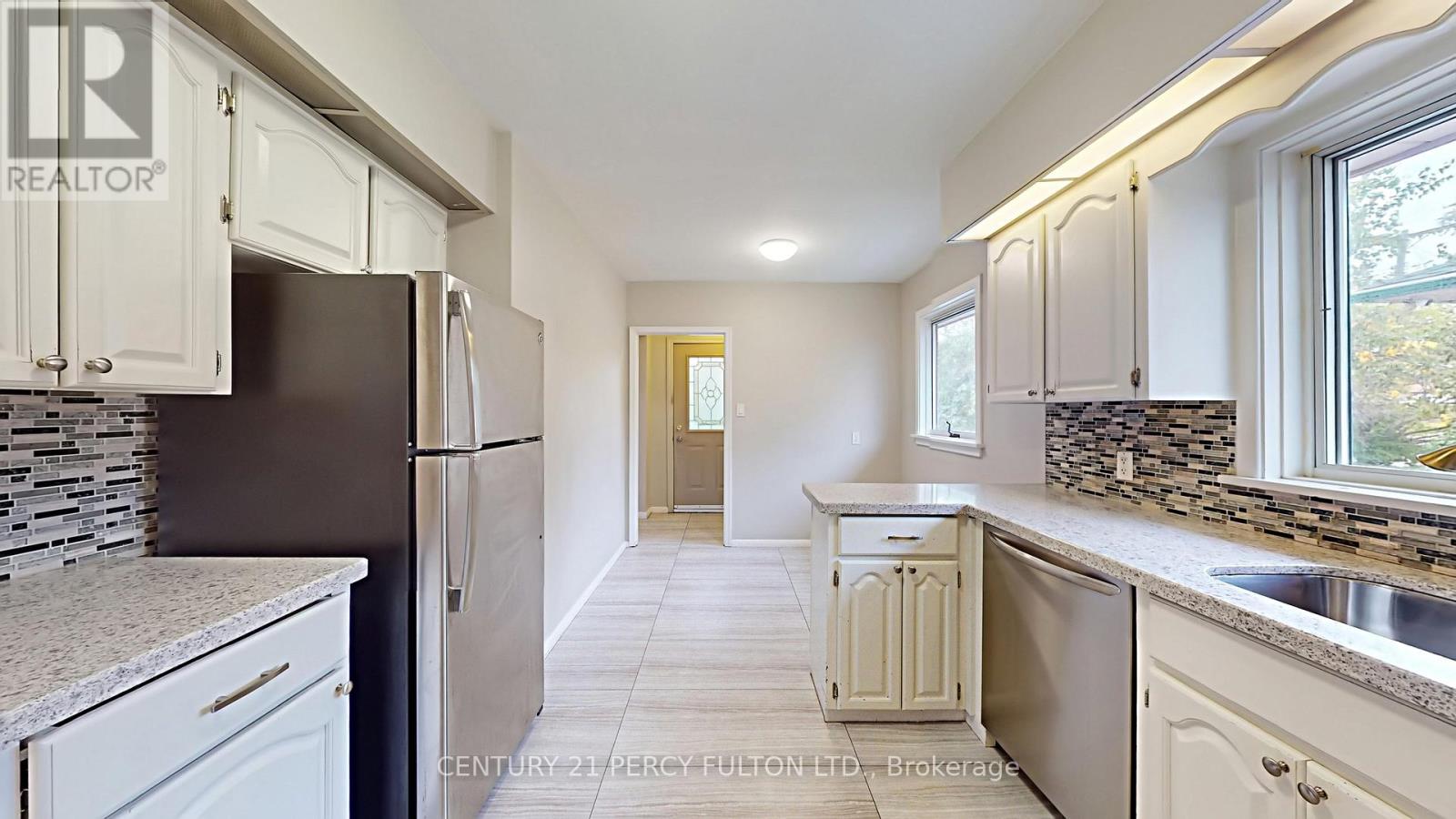 27 Grassington Crescent, Toronto, Ontario  M1G 1X4 - Photo 11 - E12426304