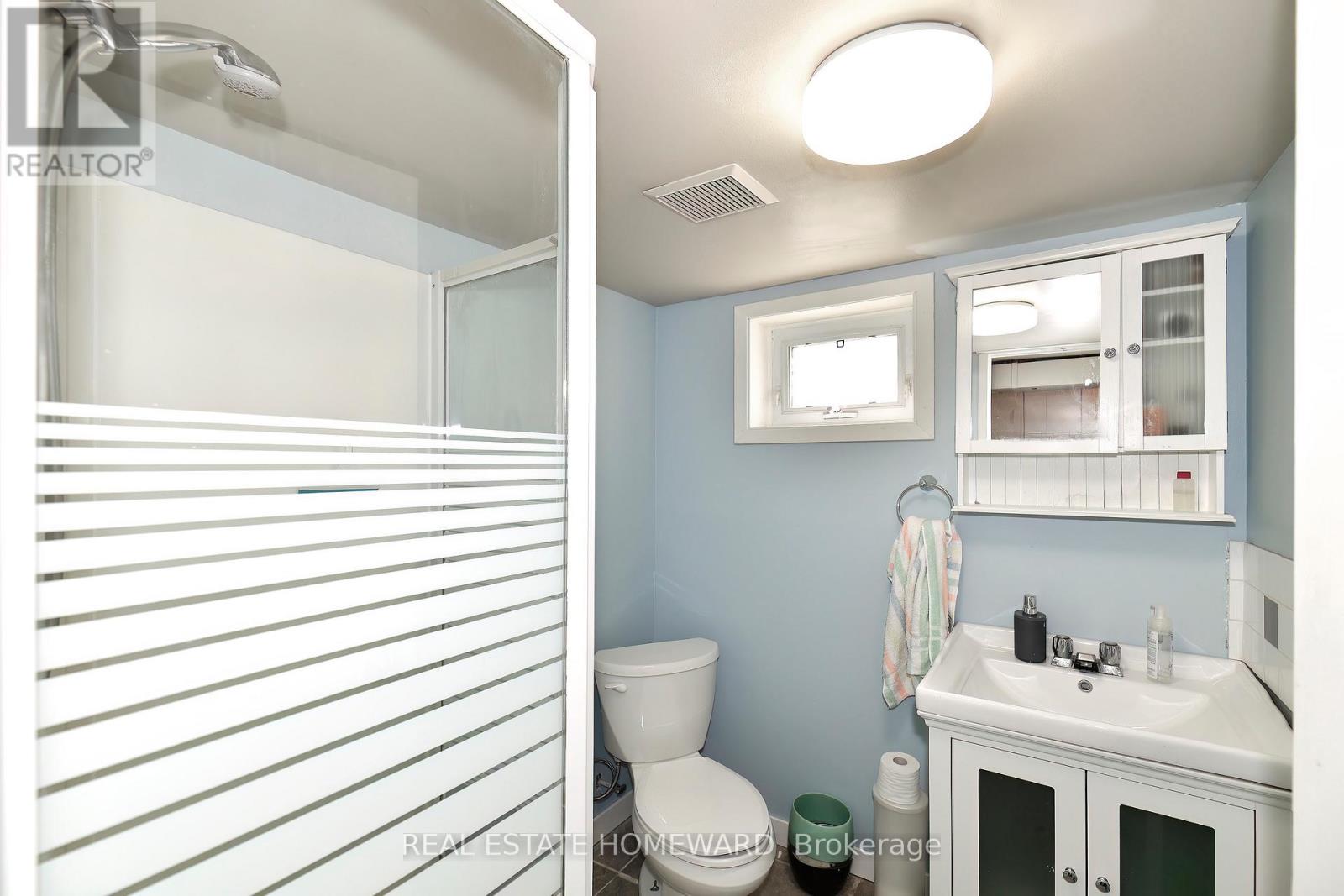 295 Chisholm Avenue, Toronto, Ontario  M4C 4W5 - Photo 12 - E12426377