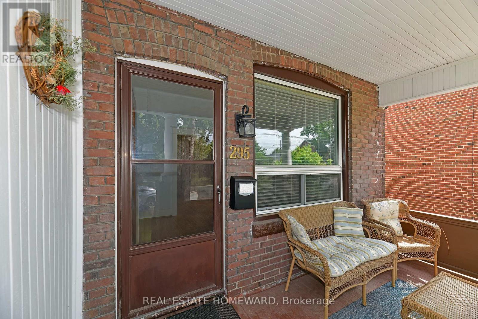 295 Chisholm Avenue, Toronto, Ontario  M4C 4W5 - Photo 2 - E12426377