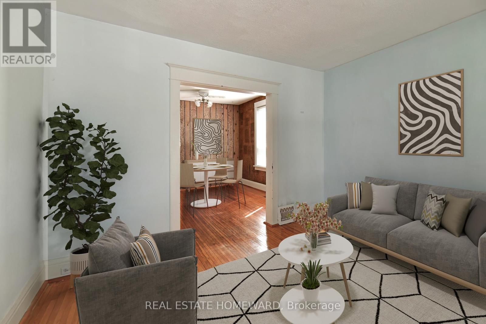 295 Chisholm Avenue, Toronto, Ontario  M4C 4W5 - Photo 3 - E12426377