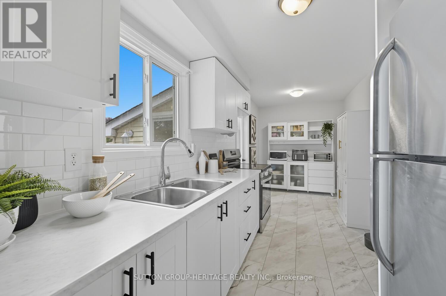 23 Swanston Crescent, Ajax, Ontario  L1S 3J5 - Photo 7 - E12426385