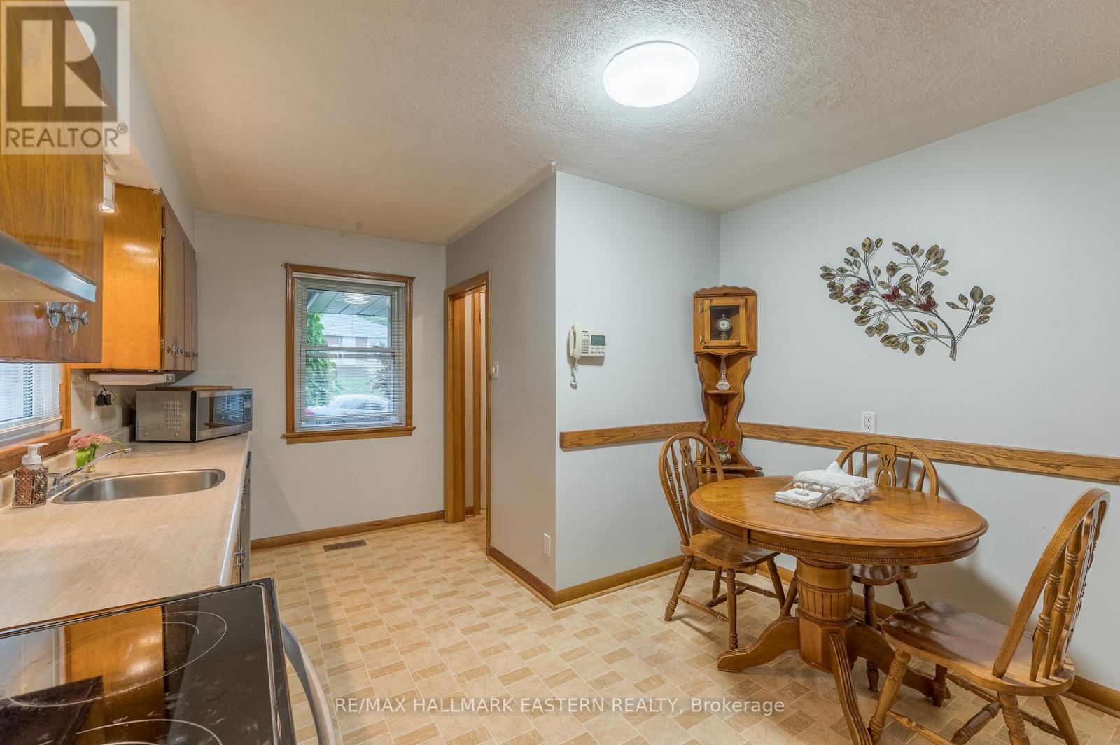 385 Bellevue Street, Peterborough, Ontario  K9H 5G3 - Photo 19 - X12426436