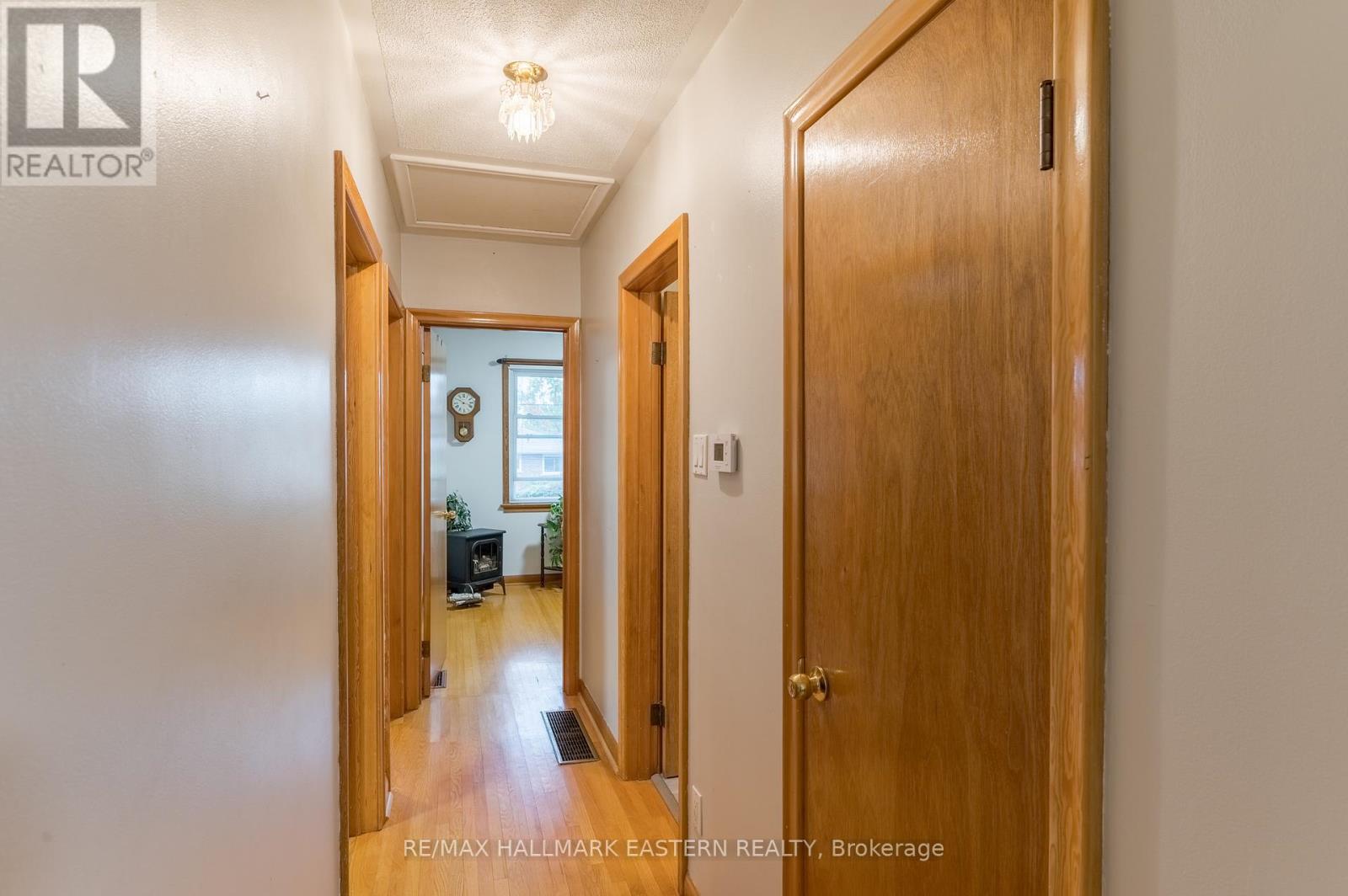 385 Bellevue Street, Peterborough, Ontario  K9H 5G3 - Photo 8 - X12426436