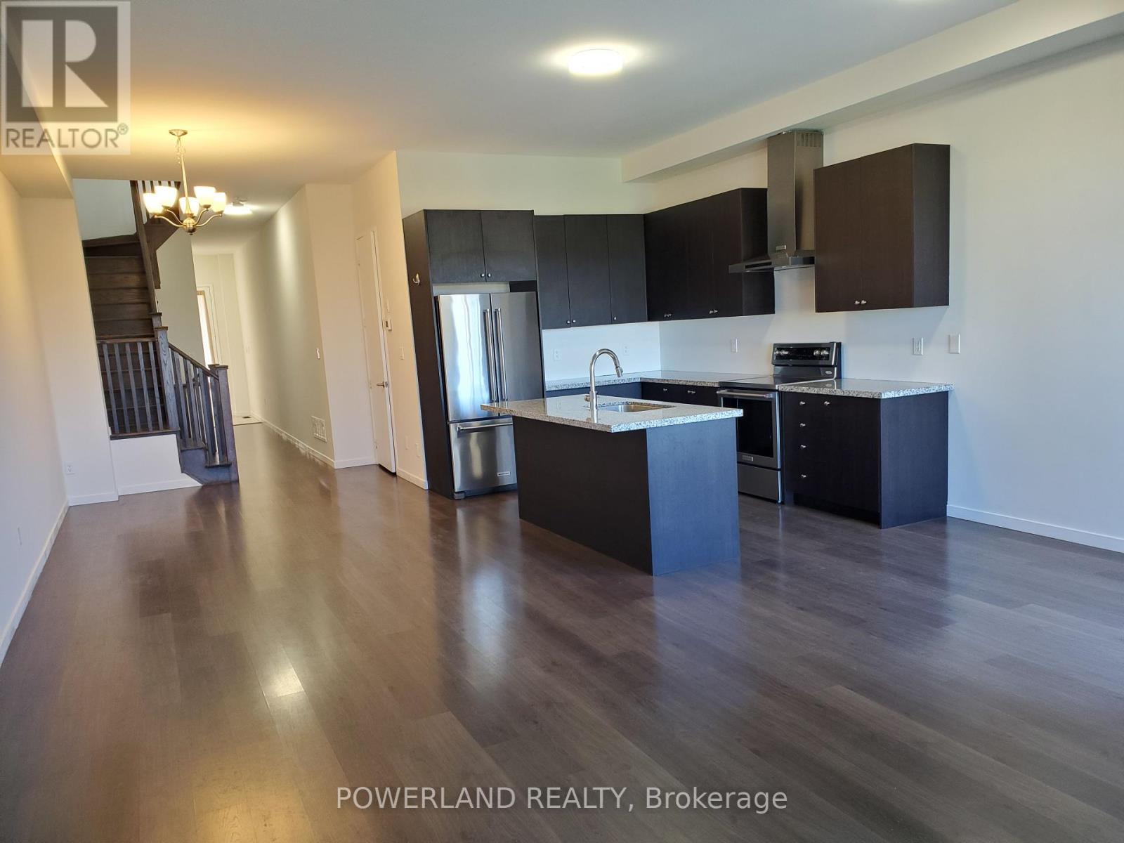 358 Elyse Court, Aurora, Ontario  L4G 2C9 - Photo 2 - N12426235