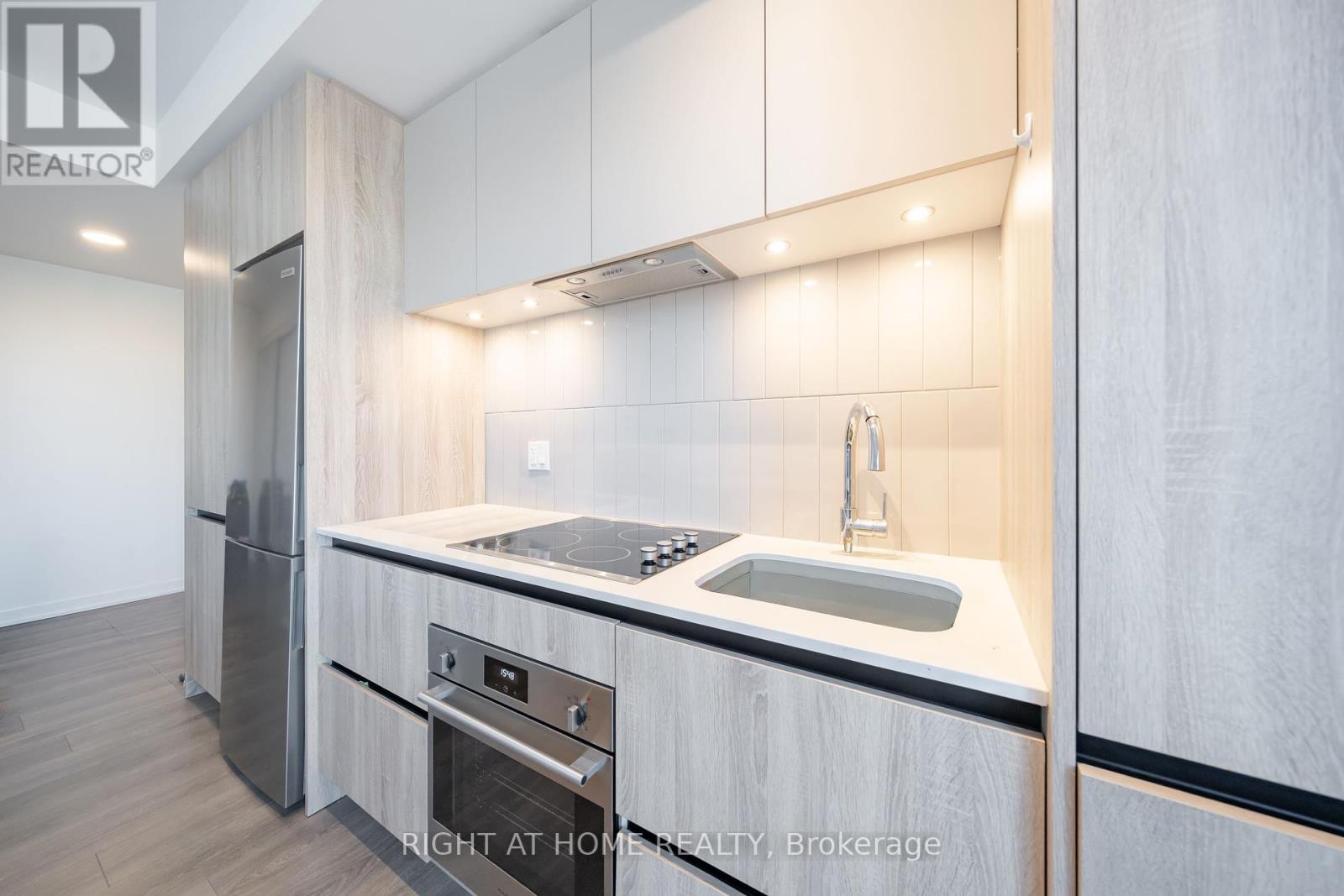 7950 Bathurst Street, Vaughan, Ontario  L4J 0L4 - Photo 11 - N12426241
