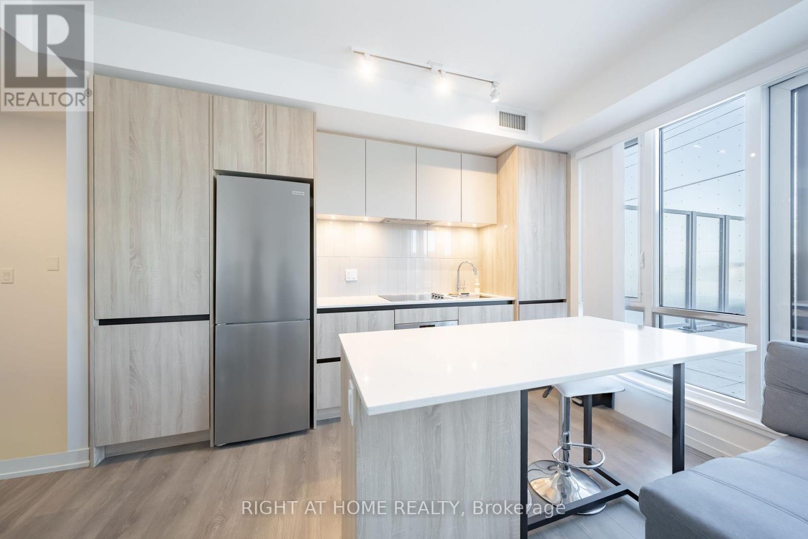 7950 Bathurst Street, Vaughan, Ontario  L4J 0L4 - Photo 12 - N12426241