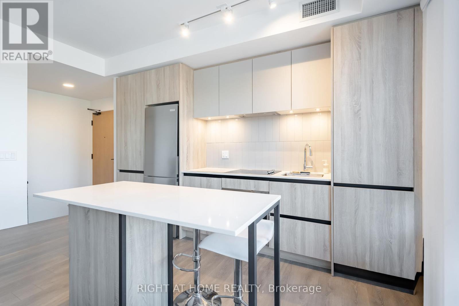 7950 Bathurst Street, Vaughan, Ontario  L4J 0L4 - Photo 9 - N12426241