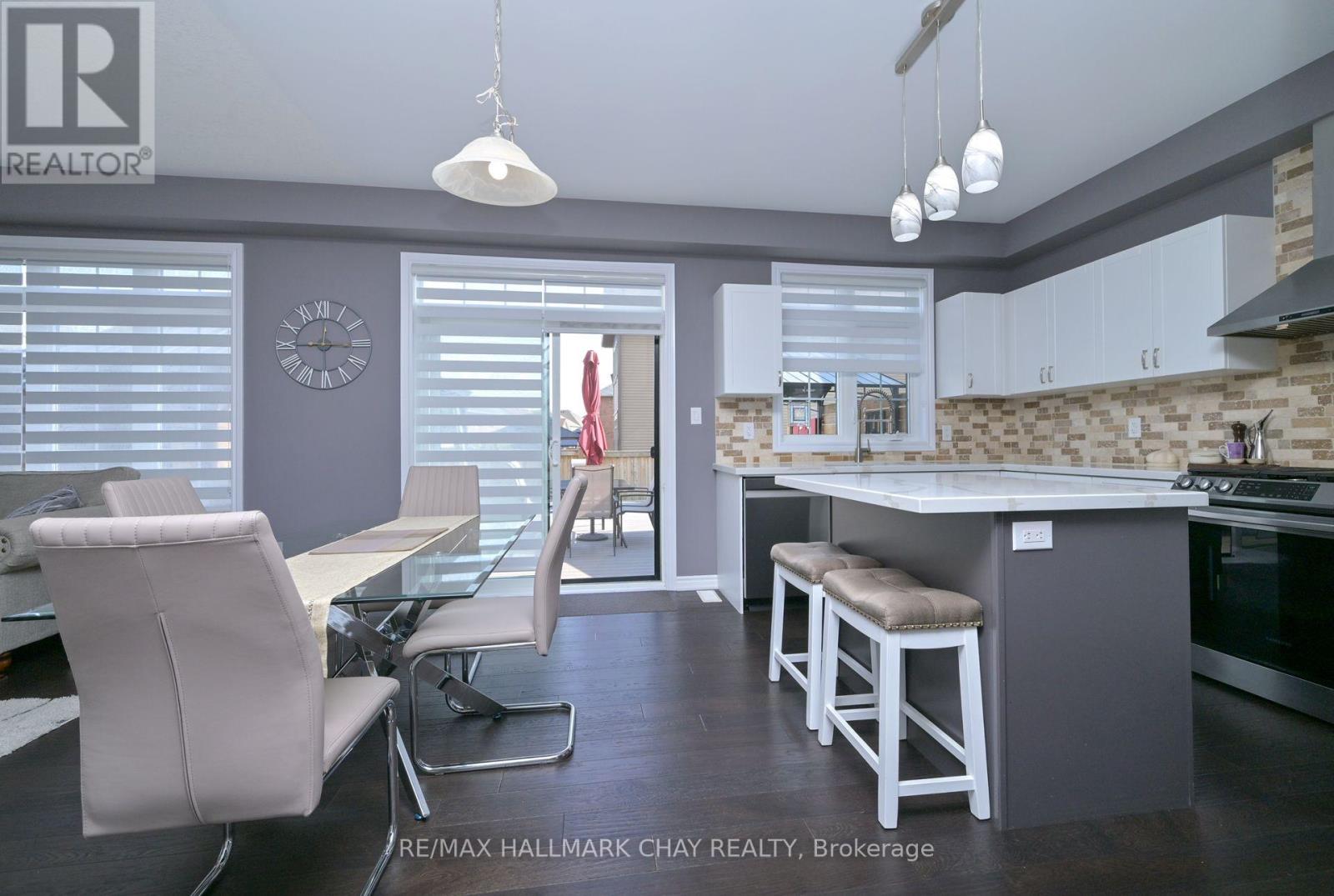 121 Strachan Trail, New Tecumseth, Ontario  L0G 1A0 - Photo 15 - N12426258