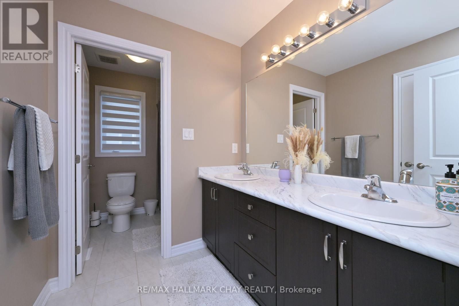 121 Strachan Trail, New Tecumseth, Ontario  L0G 1A0 - Photo 18 - N12426258