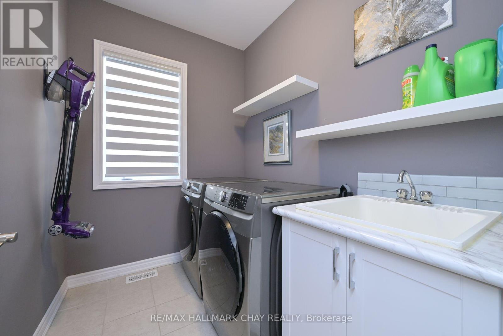 121 Strachan Trail, New Tecumseth, Ontario  L0G 1A0 - Photo 20 - N12426258