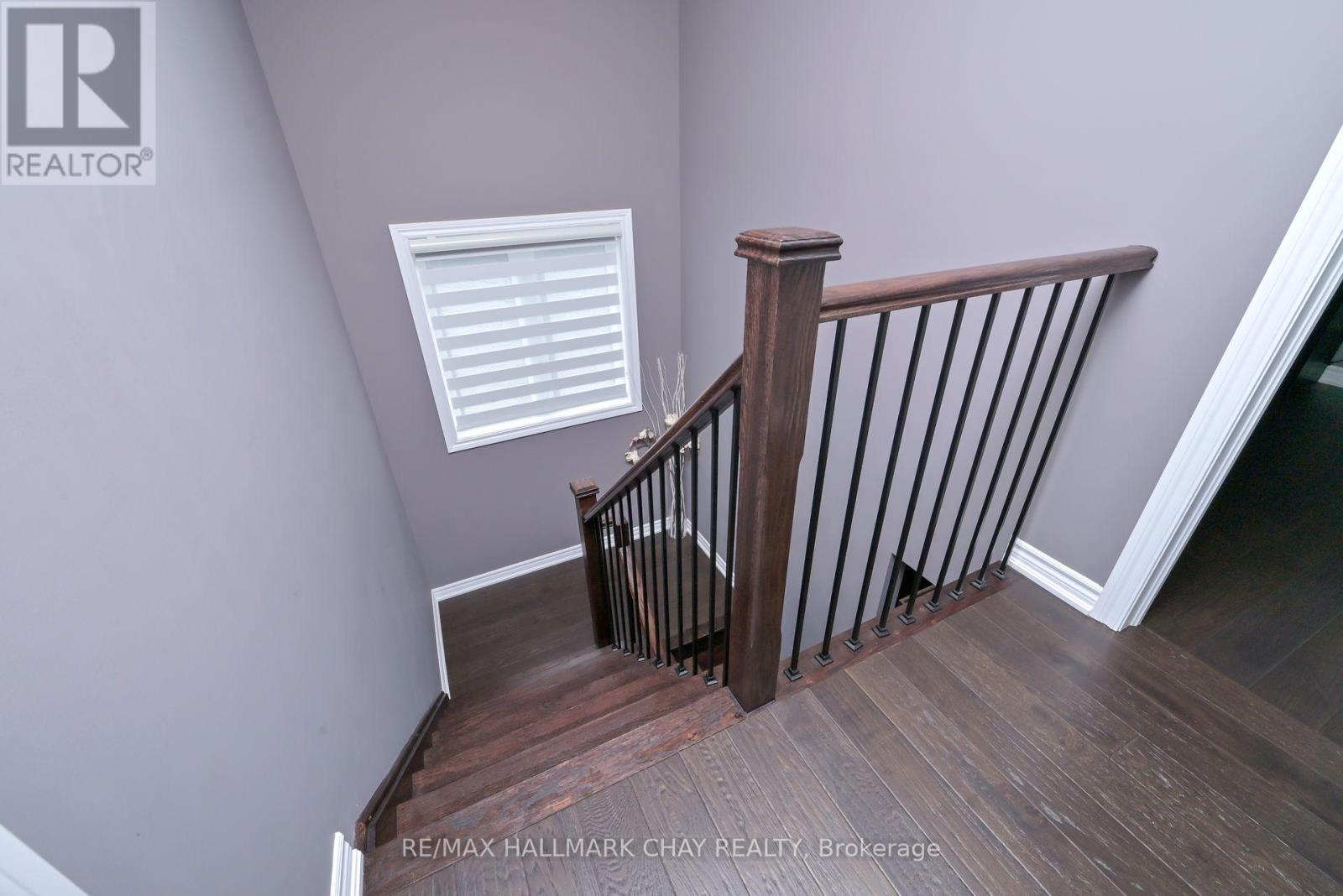 121 Strachan Trail, New Tecumseth, Ontario  L0G 1A0 - Photo 22 - N12426258