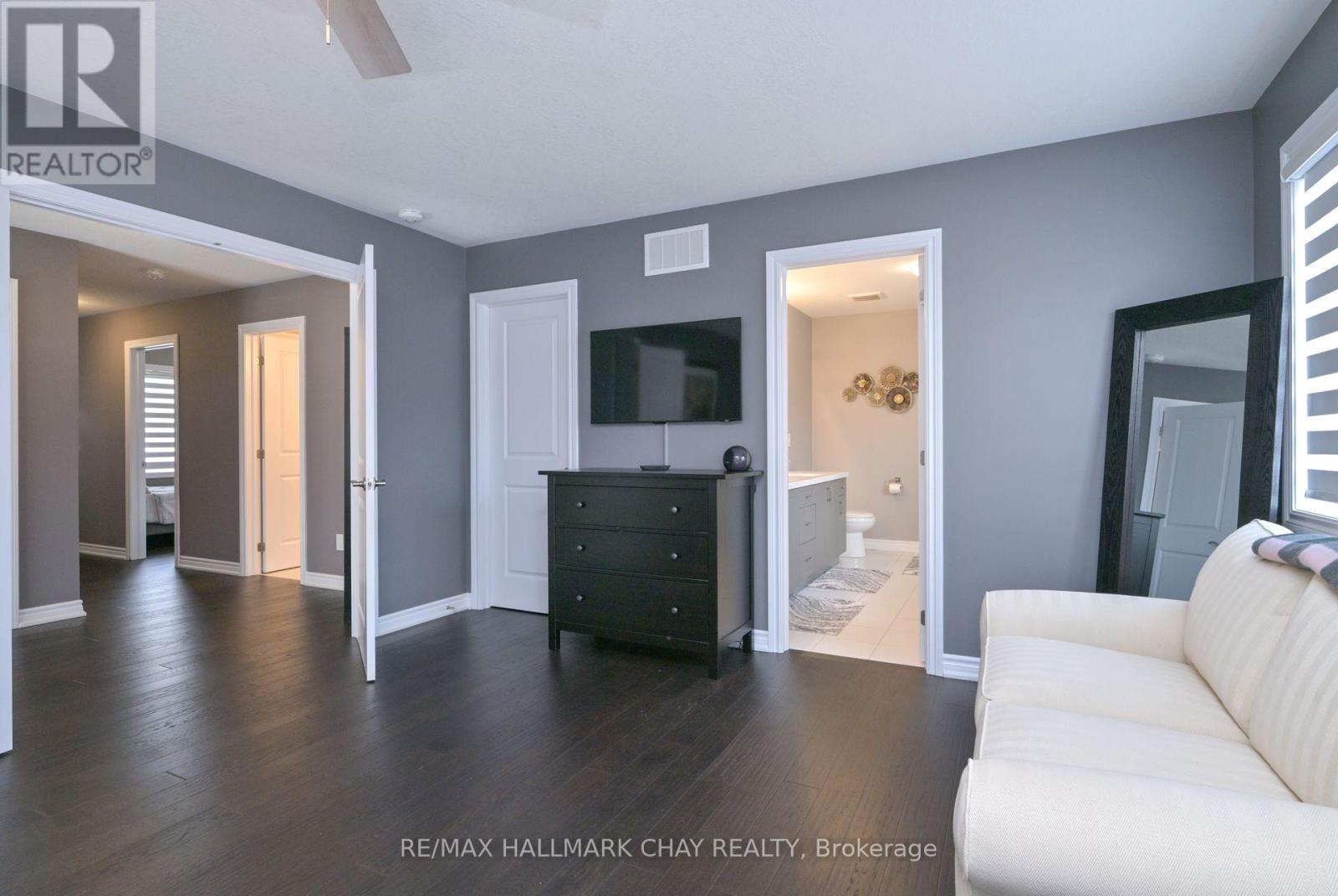 121 Strachan Trail, New Tecumseth, Ontario  L0G 1A0 - Photo 24 - N12426258