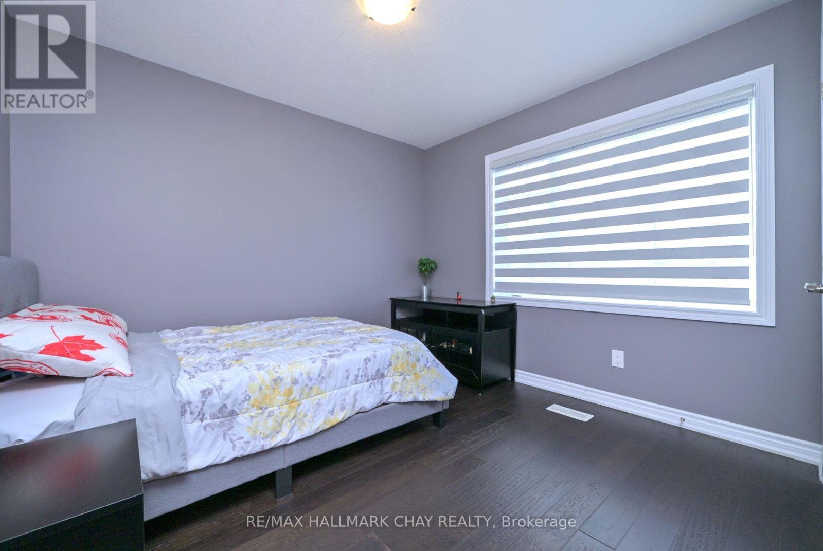121 Strachan Trail, New Tecumseth, Ontario  L0G 1A0 - Photo 28 - N12426258