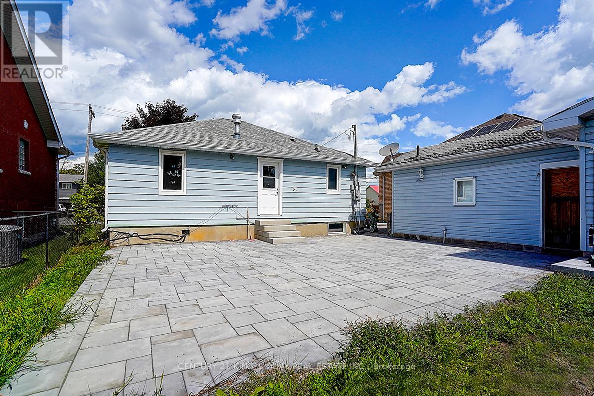 297 Glenwoods Avenue, Georgina, Ontario  L4P 2X1 - Photo 10 - N12426313