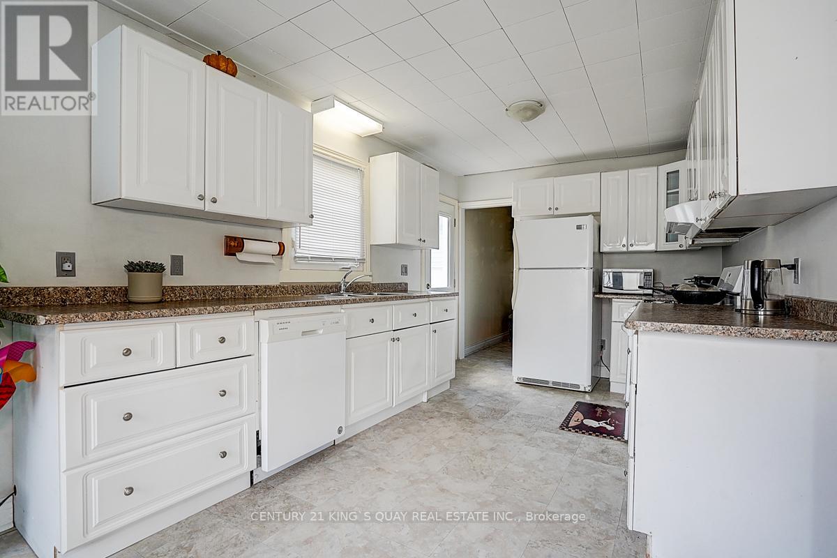 297 Glenwoods Avenue, Georgina, Ontario  L4P 2X1 - Photo 20 - N12426313