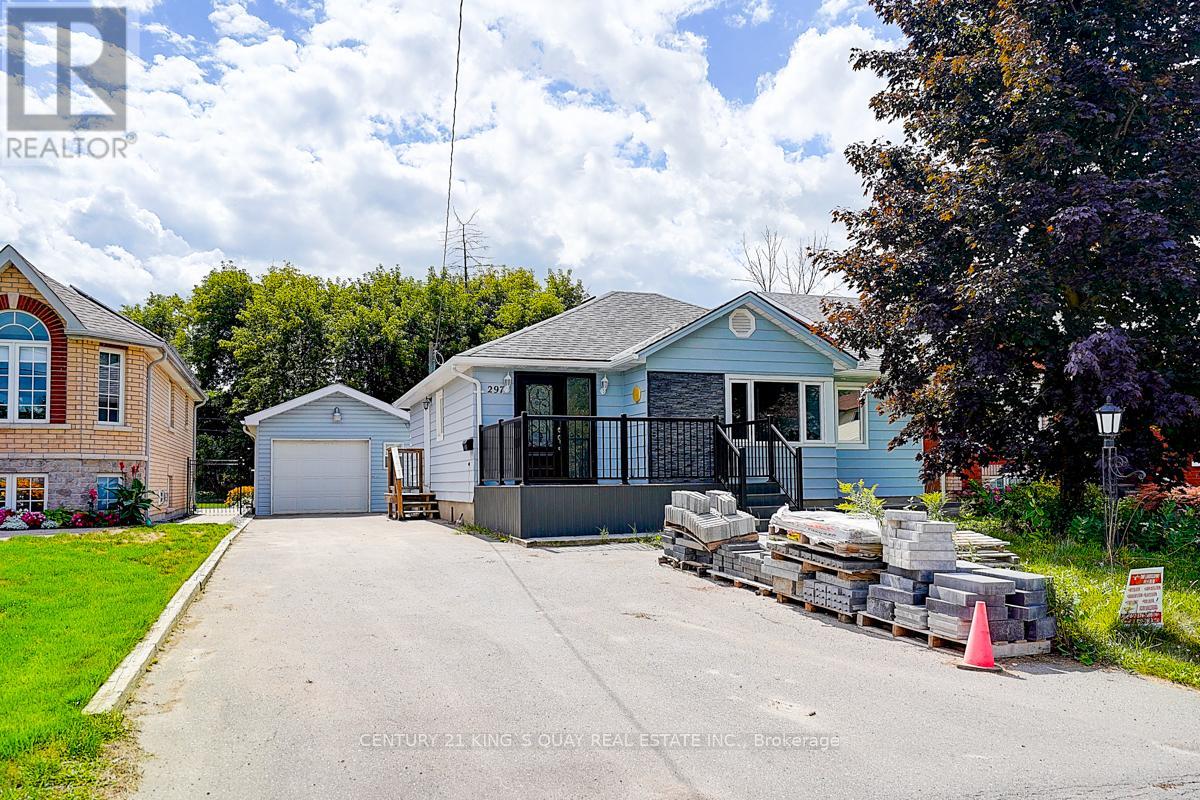 297 Glenwoods Avenue, Georgina, Ontario  L4P 2X1 - Photo 3 - N12426313