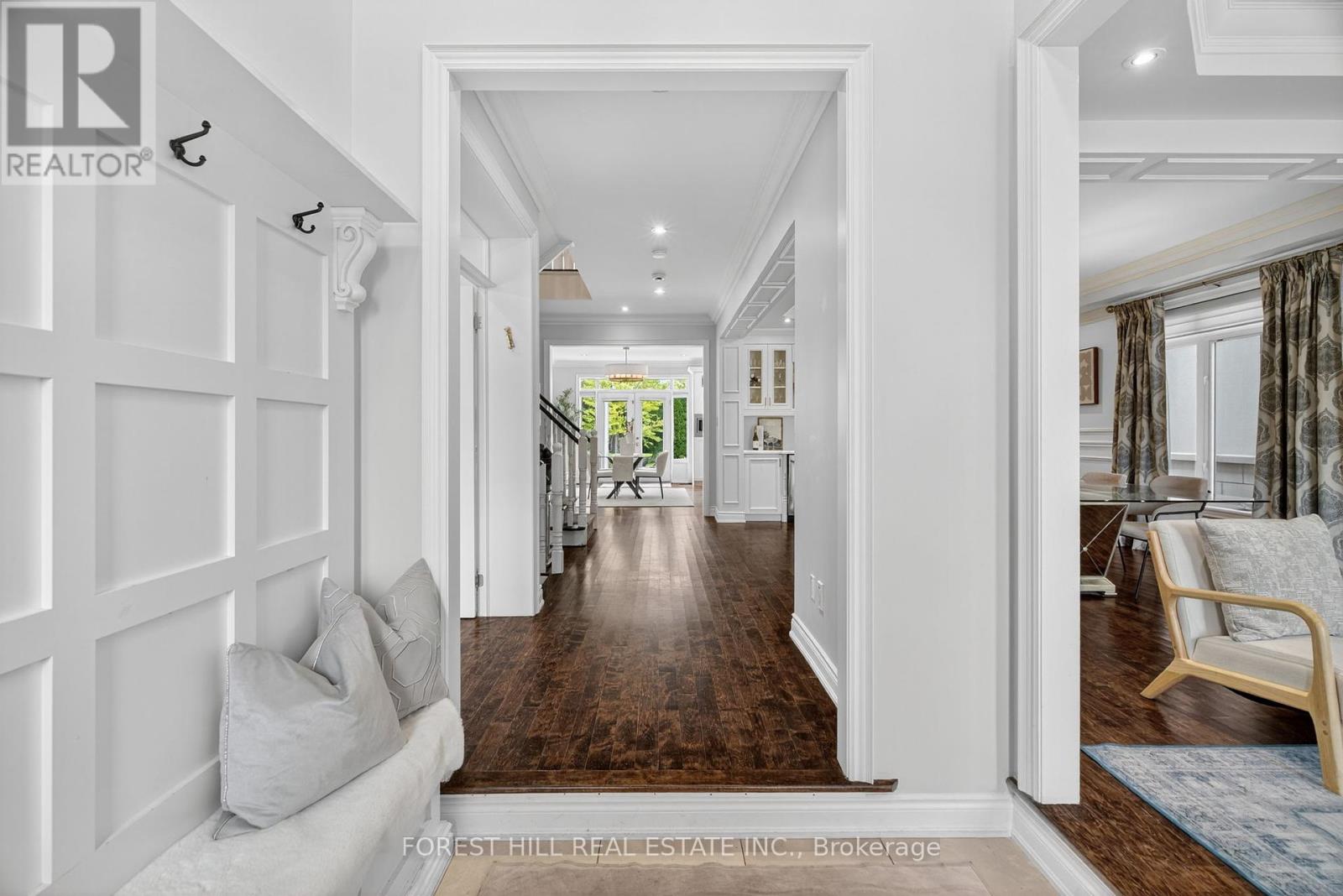 110 Cook's Mill Crescent, Vaughan, Ontario  L6A 0L1 - Photo 3 - N12426335