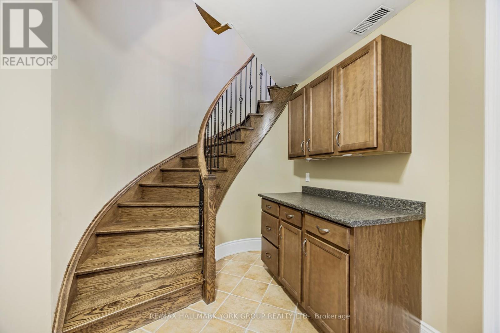 8 - 484 Worthington Avenue, Richmond Hill, Ontario  L4E 0E2 - Photo 14 - N12426369