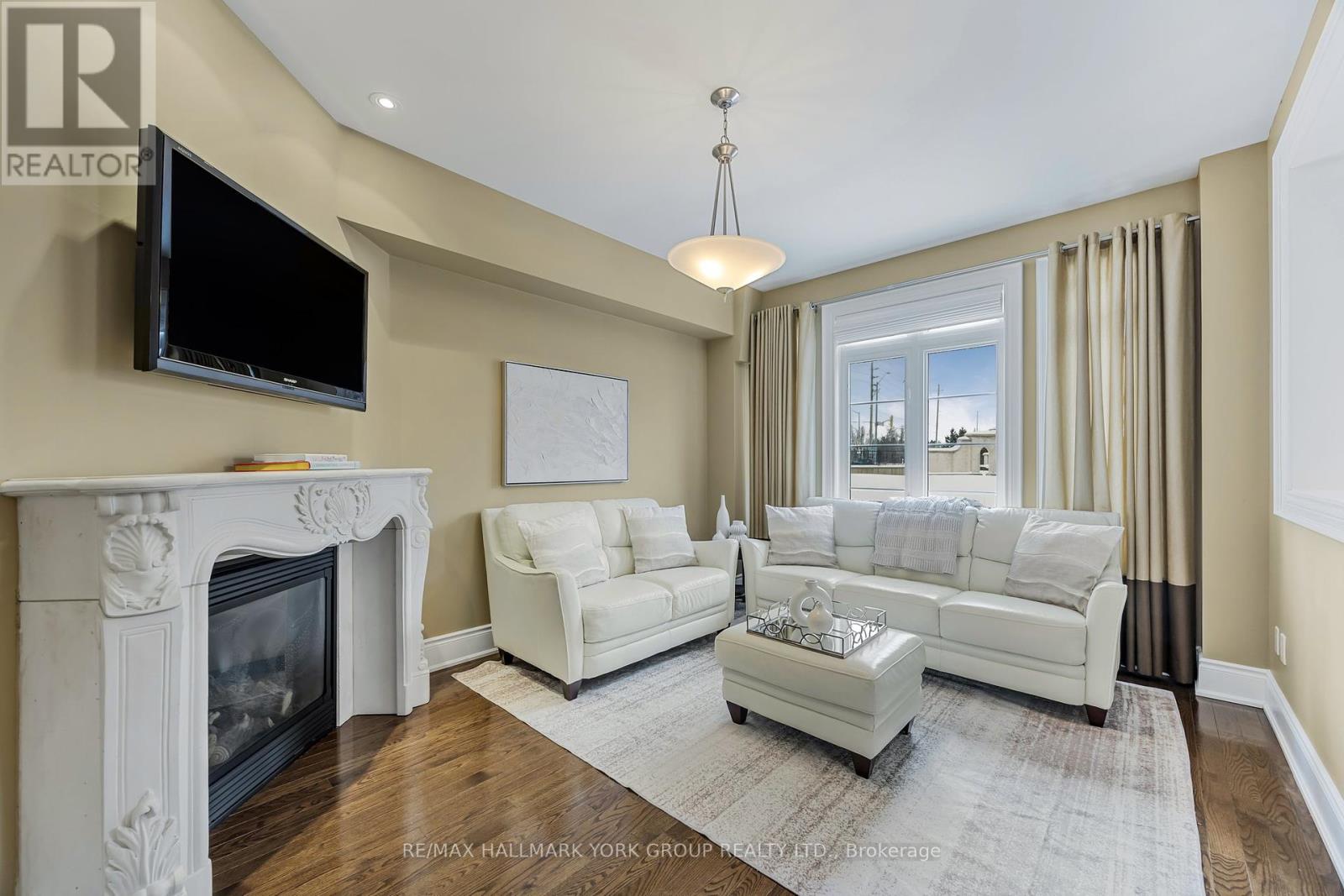 8 - 484 Worthington Avenue, Richmond Hill, Ontario  L4E 0E2 - Photo 7 - N12426369