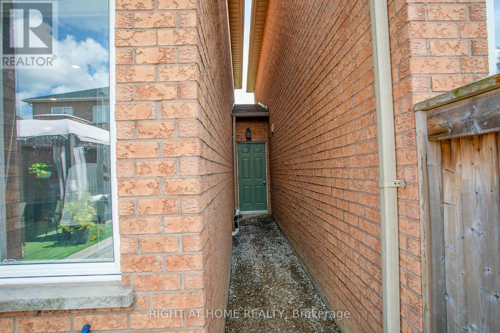 50 Sunridge Street, Richmond Hill, Ontario  L4E 3T7 - Photo 39 - N12426378