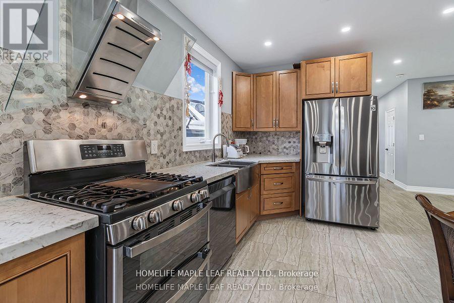 17 Middlebrook Road, Wasaga Beach, Ontario  L9Z 2Y6 - Photo 12 - S12426279