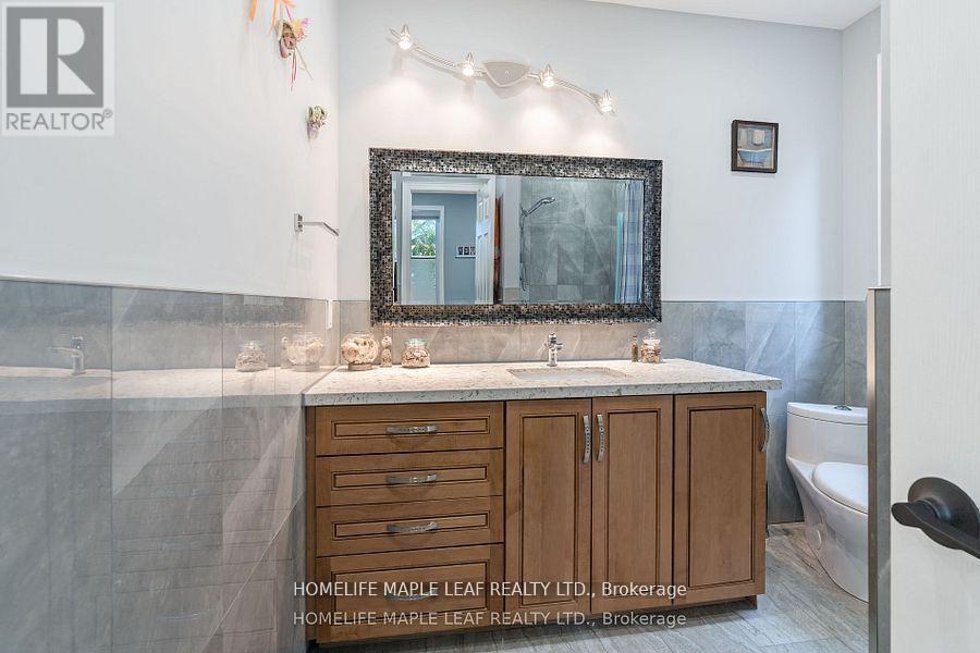 17 Middlebrook Road, Wasaga Beach, Ontario  L9Z 2Y6 - Photo 17 - S12426279