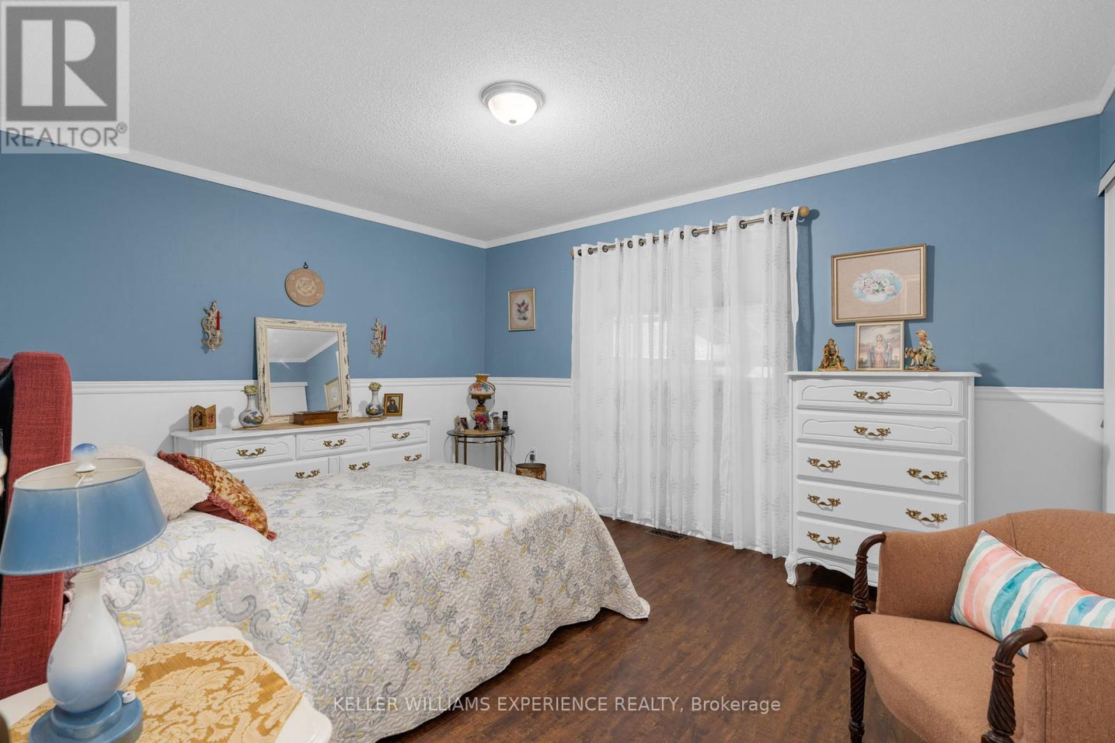 204 Dyer Drive, Wasaga Beach, Ontario  L9Z 1L9 - Photo 10 - S12426319
